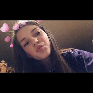 Meet your Posher, Alyssa